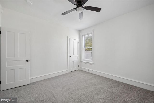 302 FOUNTAIN ST, Philadelphia, PA 19128