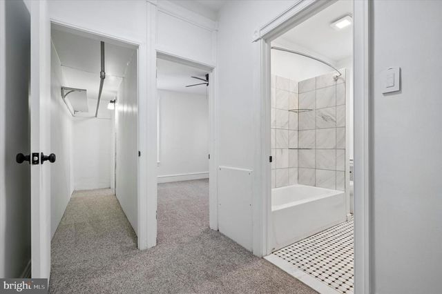 302 FOUNTAIN ST, Philadelphia, PA 19128