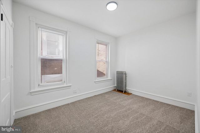 302 FOUNTAIN ST, Philadelphia, PA 19128