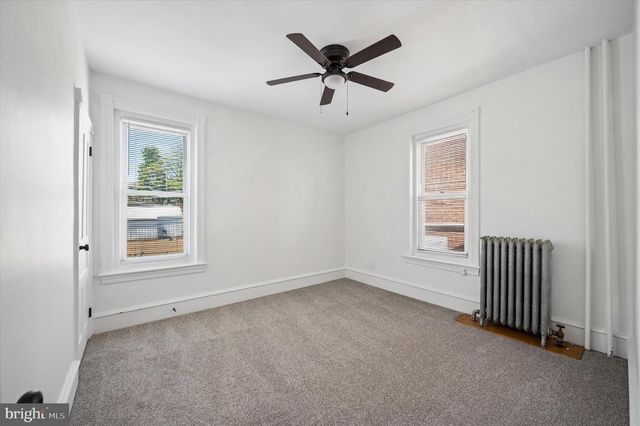 302 FOUNTAIN ST, Philadelphia, PA 19128
