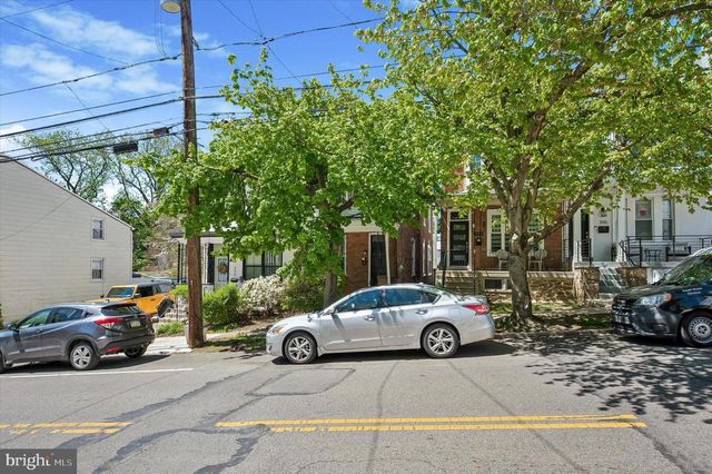 302 FOUNTAIN ST, Philadelphia, PA 19128