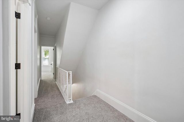 302 FOUNTAIN ST, Philadelphia, PA 19128