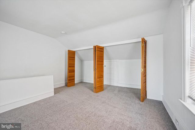 302 FOUNTAIN ST, Philadelphia, PA 19128