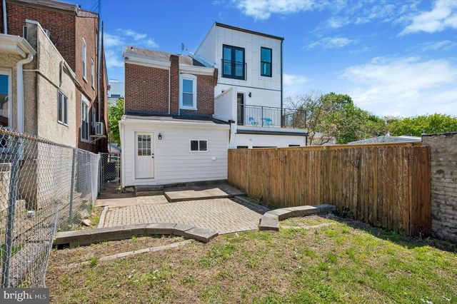302 FOUNTAIN ST, Philadelphia, PA 19128