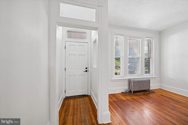 302 FOUNTAIN ST, Philadelphia, PA 19128