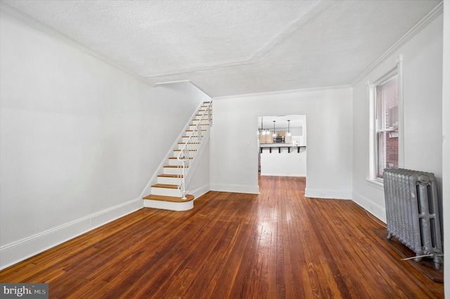 302 FOUNTAIN ST, Philadelphia, PA 19128