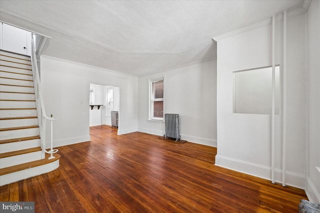 302 FOUNTAIN ST, Philadelphia, PA 19128