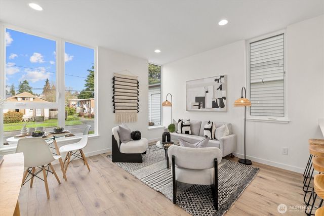 945 NW 61st Street, Seattle, WA 98107