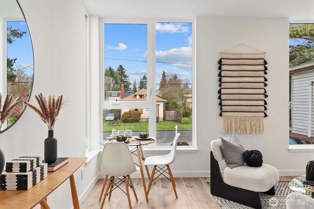 945 NW 61st Street, Seattle, WA 98107