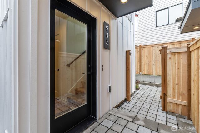 945 NW 61st Street, Seattle, WA 98107