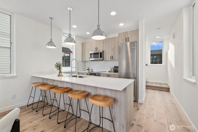 945 NW 61st Street, Seattle, WA 98107