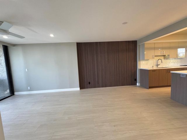 12 Royal Palm Way 6030, Boca Raton, FL 33432