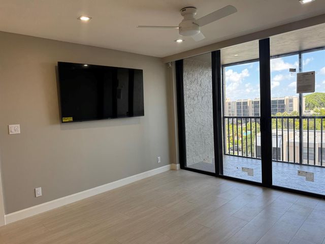 12 Royal Palm Way 6030, Boca Raton, FL 33432