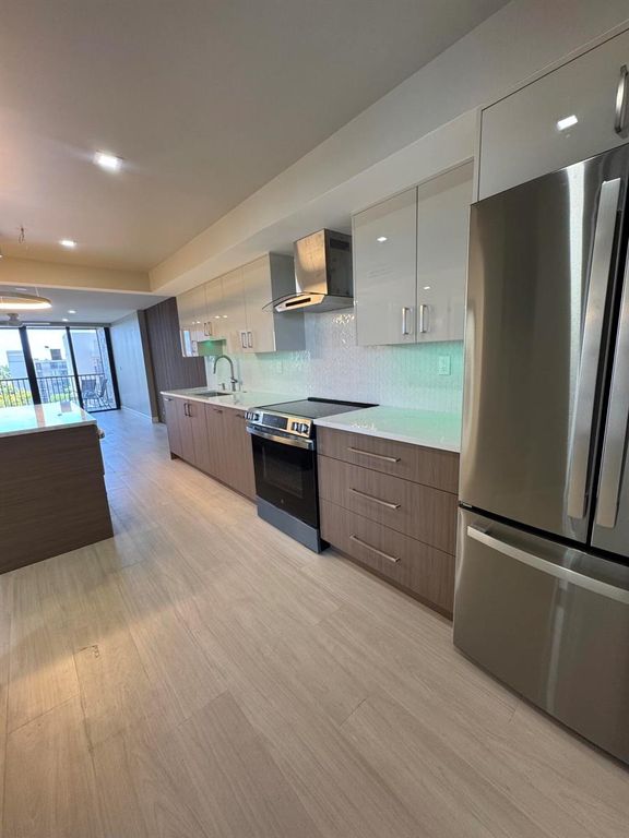 12 Royal Palm Way 6030, Boca Raton, FL 33432
