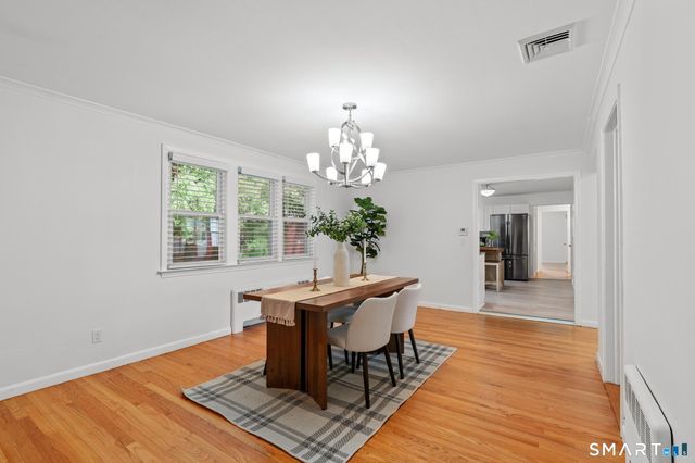 2 Old Field Road, West Hartford, CT 06117