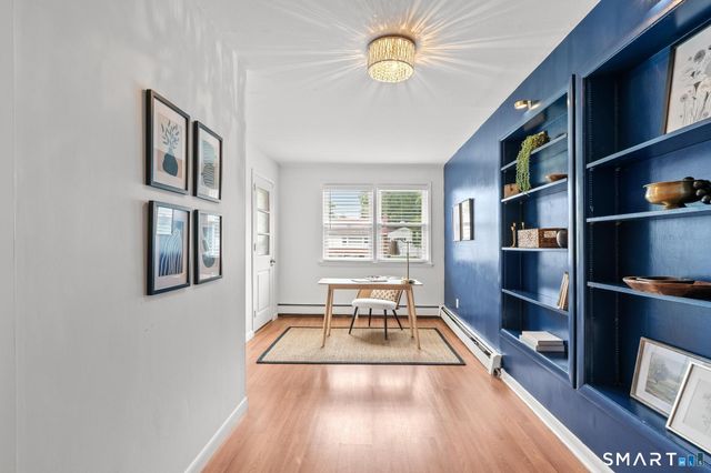 2 Old Field Road, West Hartford, CT 06117