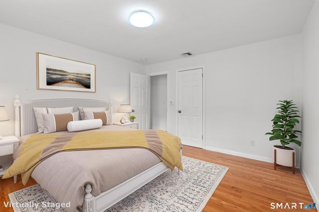 2 Old Field Road, West Hartford, CT 06117