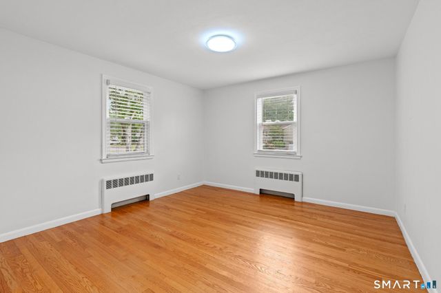 2 Old Field Road, West Hartford, CT 06117