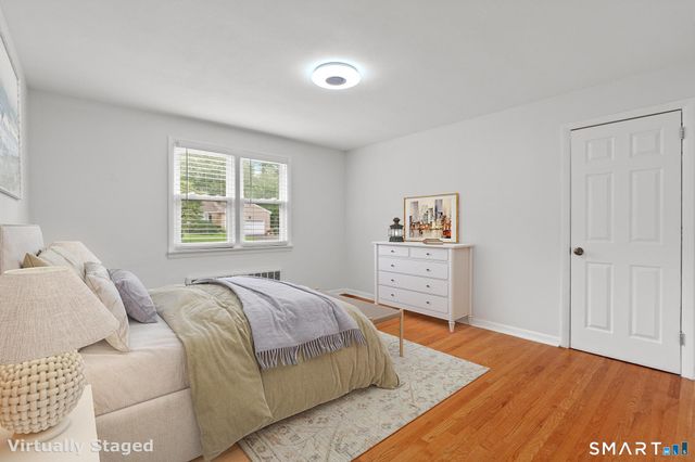 2 Old Field Road, West Hartford, CT 06117
