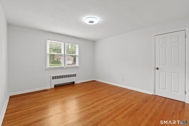 2 Old Field Road, West Hartford, CT 06117