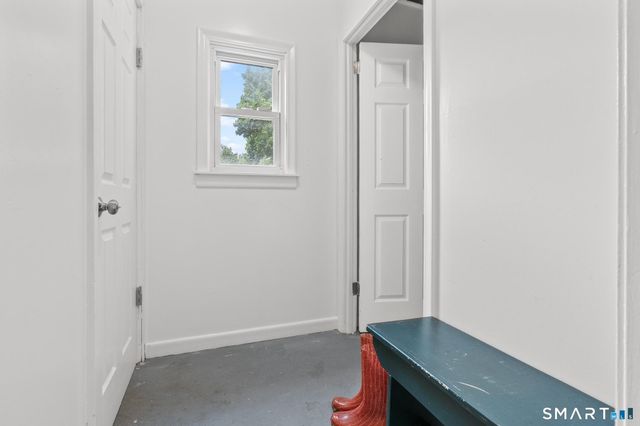 2 Old Field Road, West Hartford, CT 06117