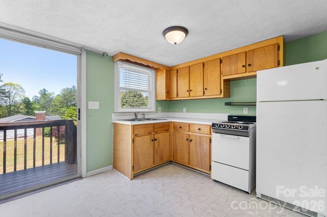 2113 White Pine Drive, Granite Falls, NC 28638