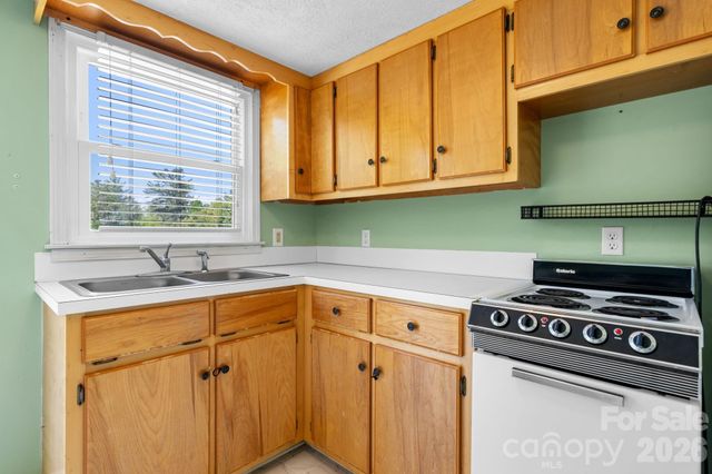 2113 White Pine Drive, Granite Falls, NC 28638