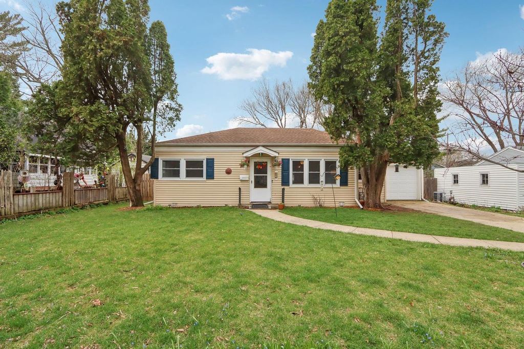 10 S Hillside Terrace, Madison, WI 53705