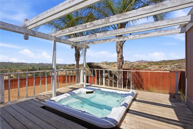40100 Owl Valley, Temecula, CA 92592