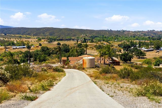 40100 Owl Valley, Temecula, CA 92592