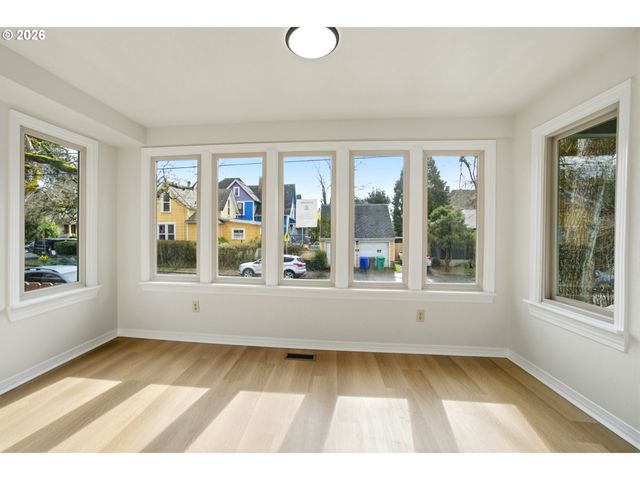 1421 Se PINE St, Portland, OR 97214