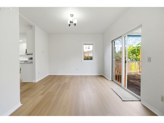 1421 Se PINE St, Portland, OR 97214