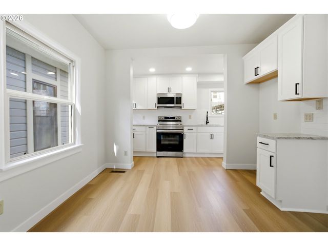 1421 Se PINE St, Portland, OR 97214