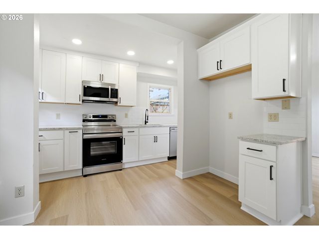 1421 Se PINE St, Portland, OR 97214