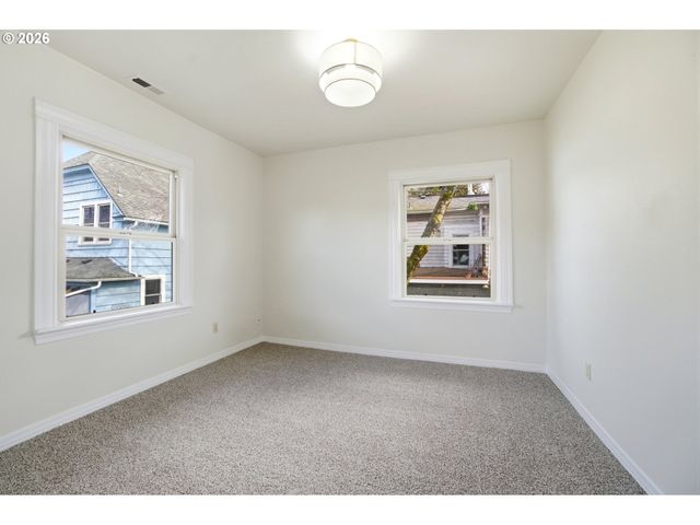 1421 Se PINE St, Portland, OR 97214