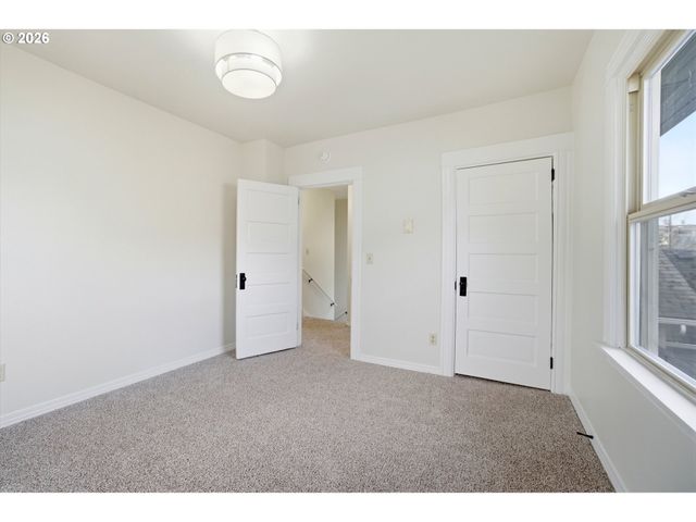 1421 Se PINE St, Portland, OR 97214