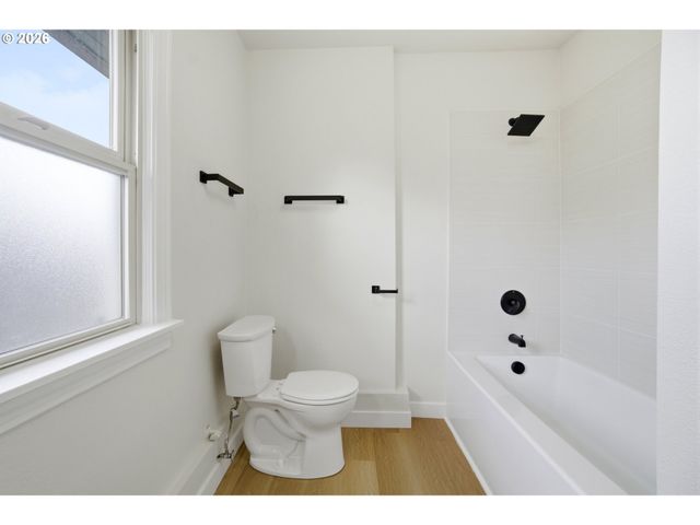 1421 Se PINE St, Portland, OR 97214