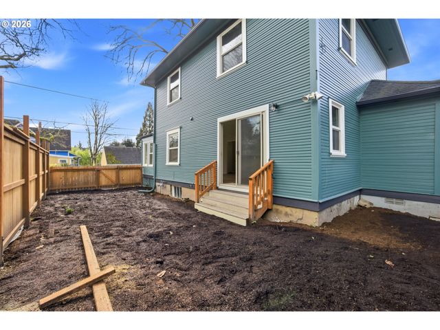 1421 Se PINE St, Portland, OR 97214