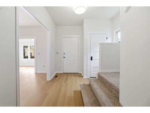 1421 Se PINE St, Portland, OR 97214