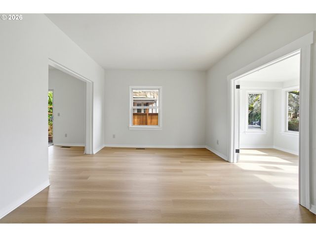 1421 Se PINE St, Portland, OR 97214