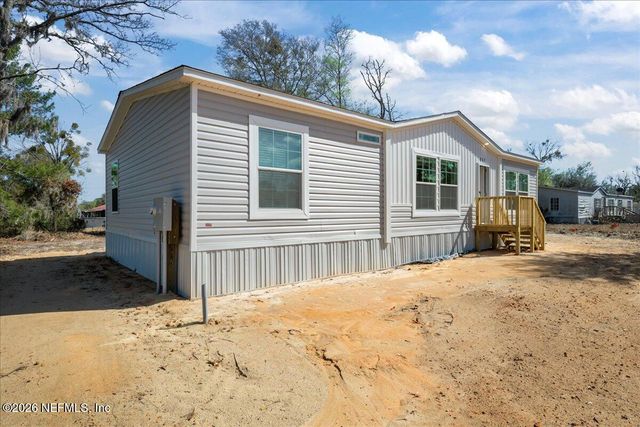 112 HIGHLAND Drive, Hawthorne, FL 32640