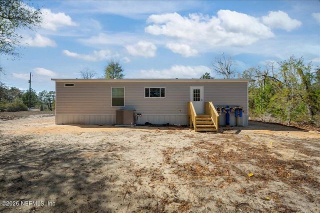 112 HIGHLAND Drive, Hawthorne, FL 32640