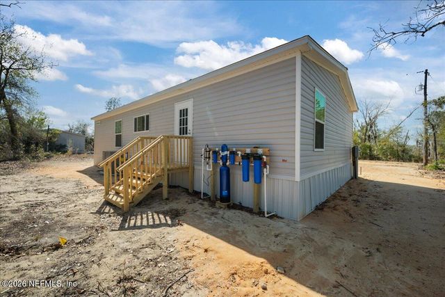 112 HIGHLAND Drive, Hawthorne, FL 32640