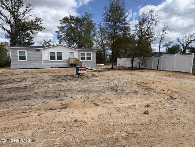 112 HIGHLAND Drive, Hawthorne, FL 32640