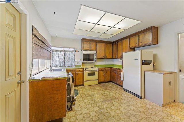 5163 Charlotte Way, Livermore, CA 94550