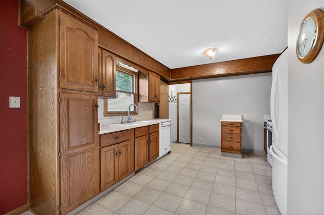 5770 Poppy Garden Road, Colona, IL 61241