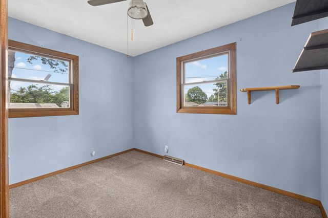 5770 Poppy Garden Road, Colona, IL 61241