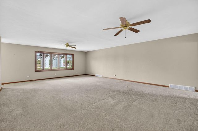 5770 Poppy Garden Road, Colona, IL 61241