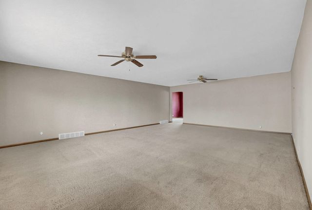 5770 Poppy Garden Road, Colona, IL 61241