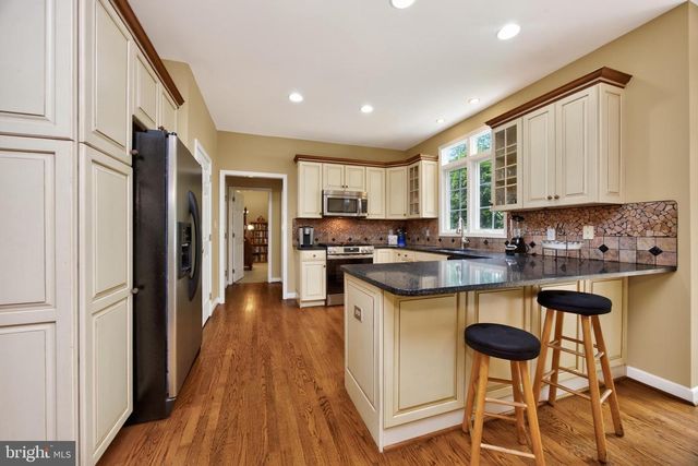 163 HILLCREST AVE, Phoenixville, PA 19460